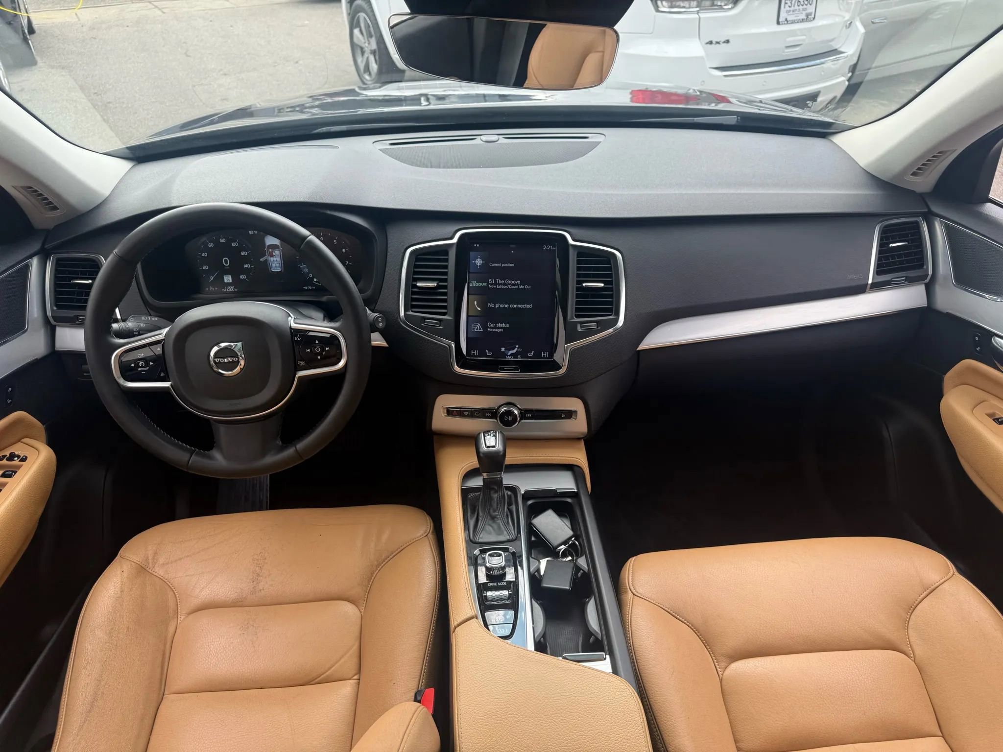 Used 2016 Volvo XC90 T6 Momentum AWD/4WD image 33