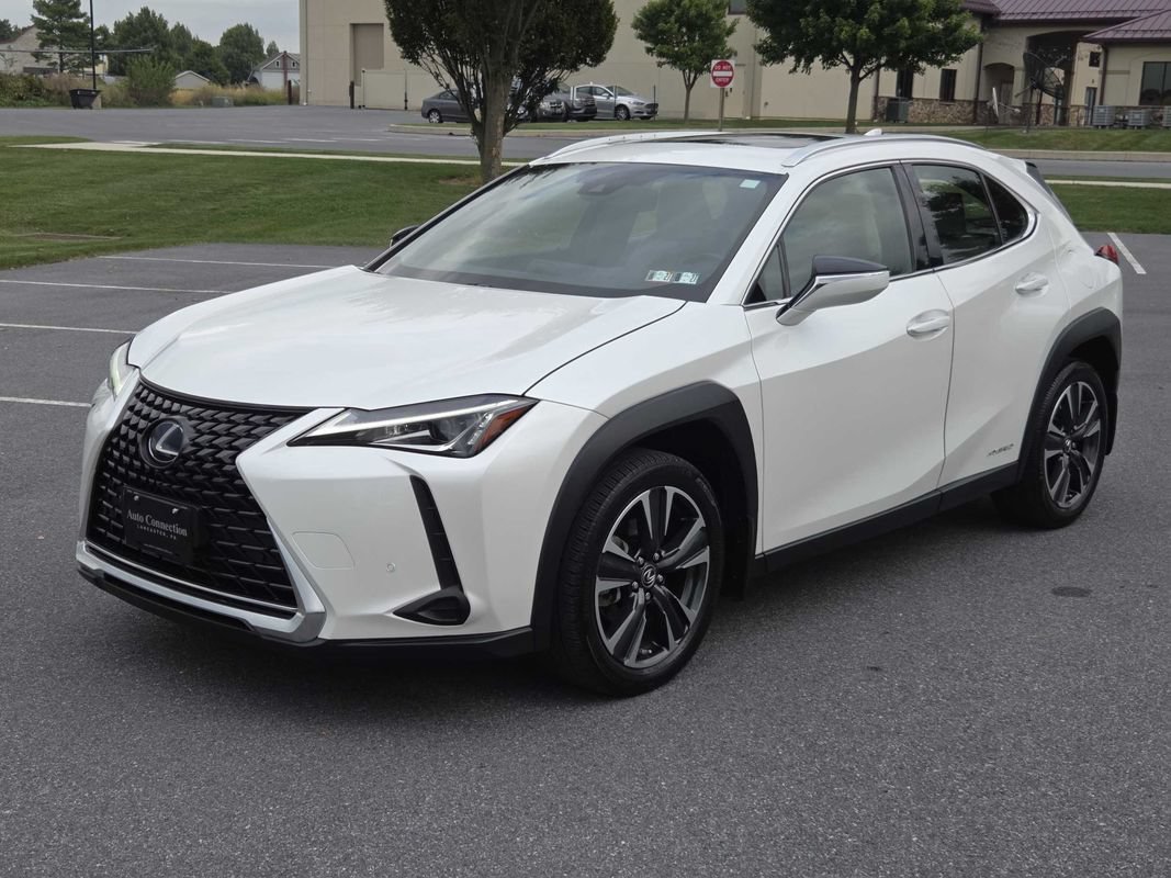 Used 2019 Lexus UX 250h w/ Premium Package AWD/4WD image 4