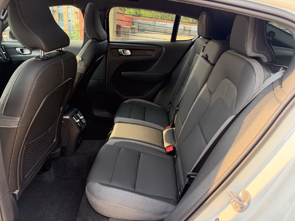 Certified 2023 Volvo C40 Recharge Core w/ Climate Package AWD/4WD image 24