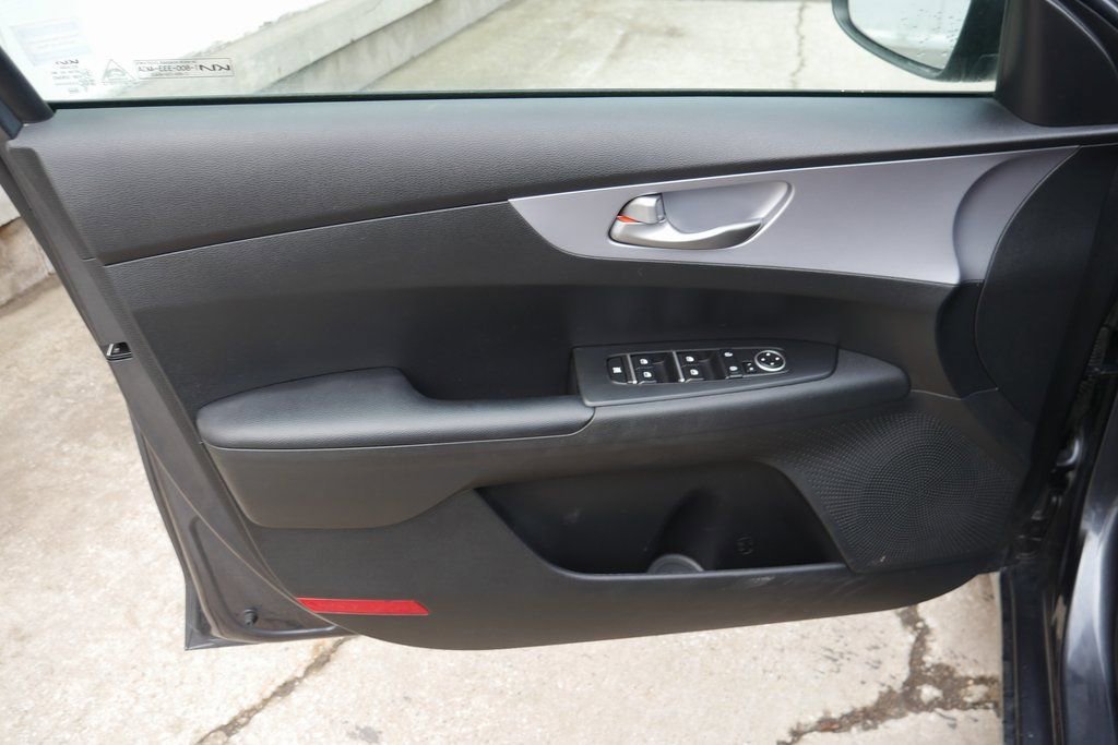 Used 2022 Kia Forte LXS image 26