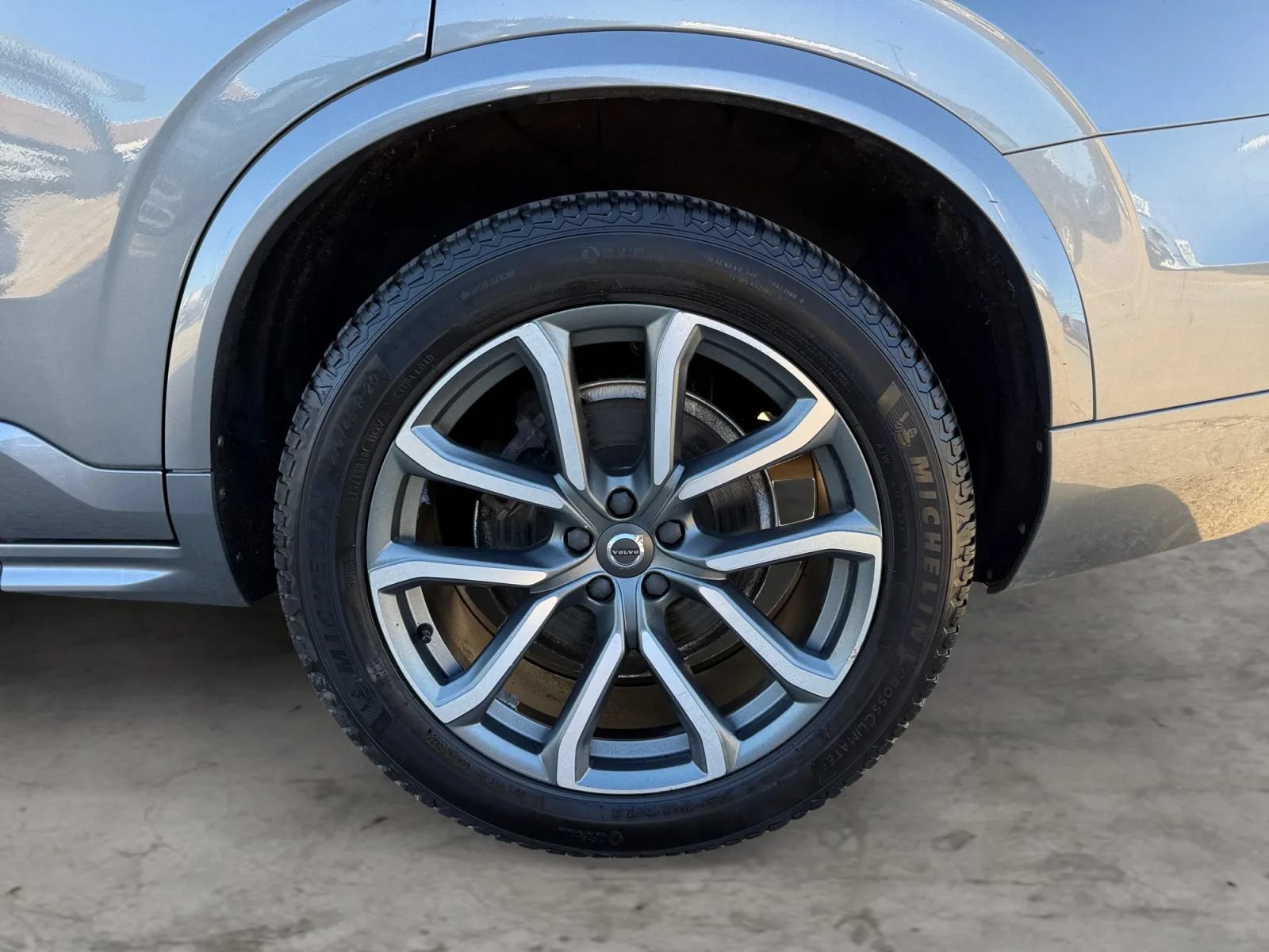 Used 2019 Volvo XC90 T5 Momentum w/ Multimedia Package AWD/4WD image 43