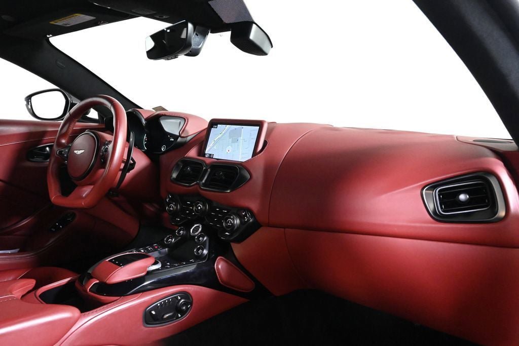 Used 2022 Aston Martin V8 Vantage Coupe RWD image 15