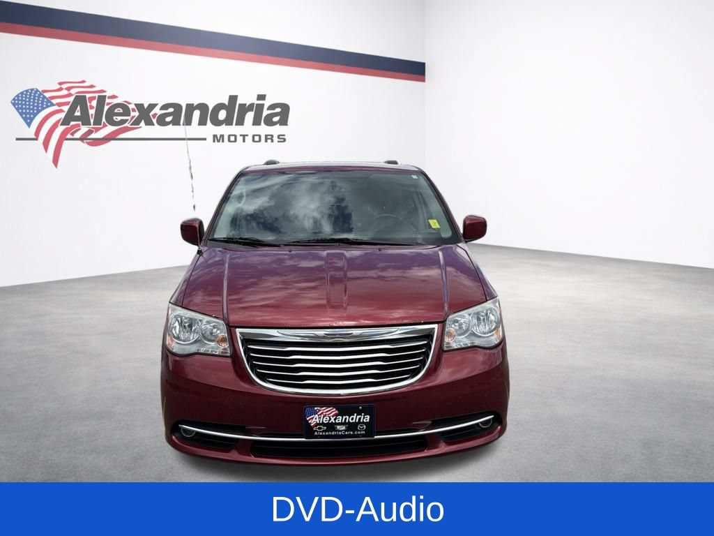 Used 2014 Chrysler Town & Country Touring FWD image 2