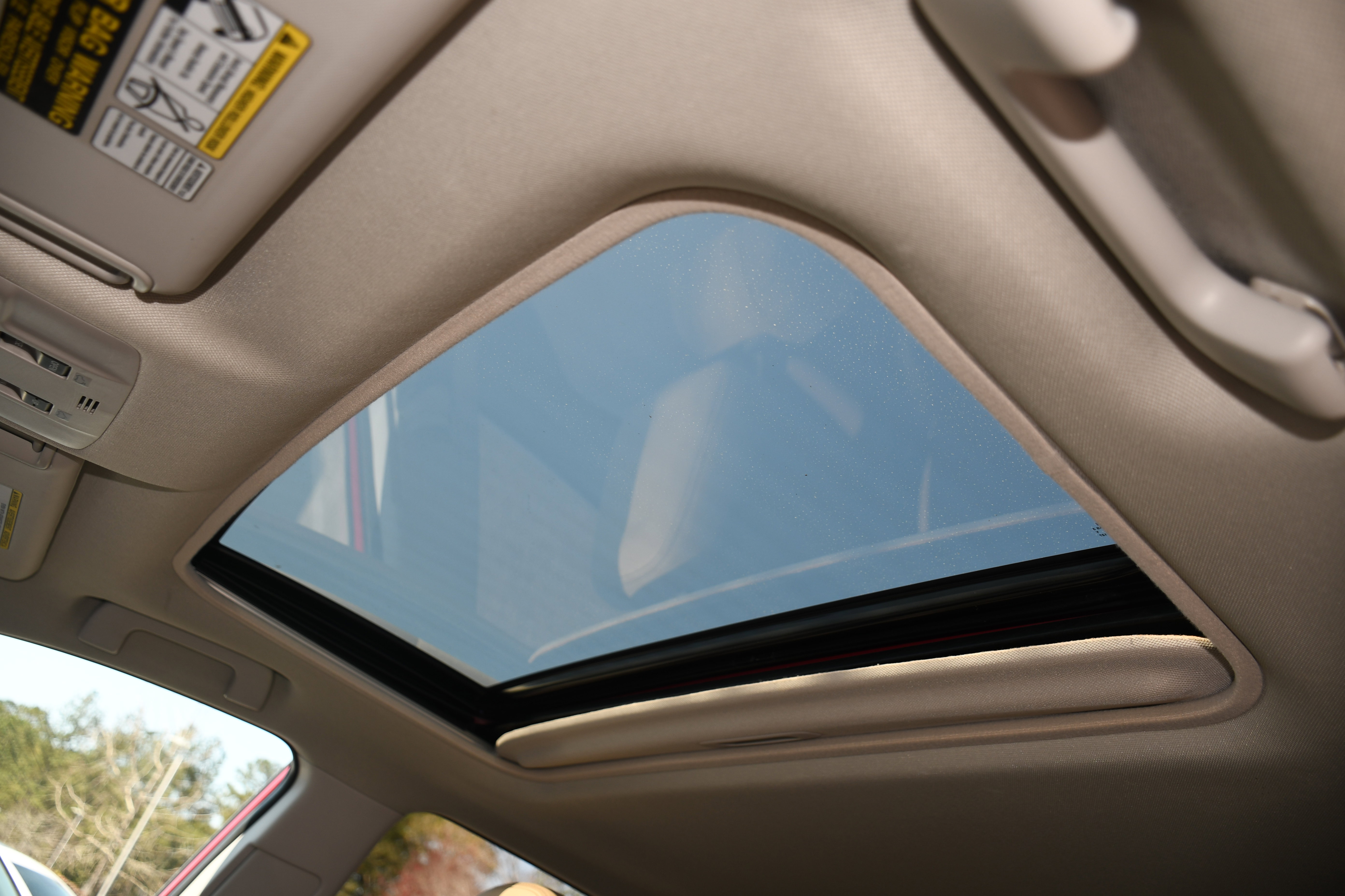 Used 2015 Toyota RAV4 Limited w/ Technology Package image 7