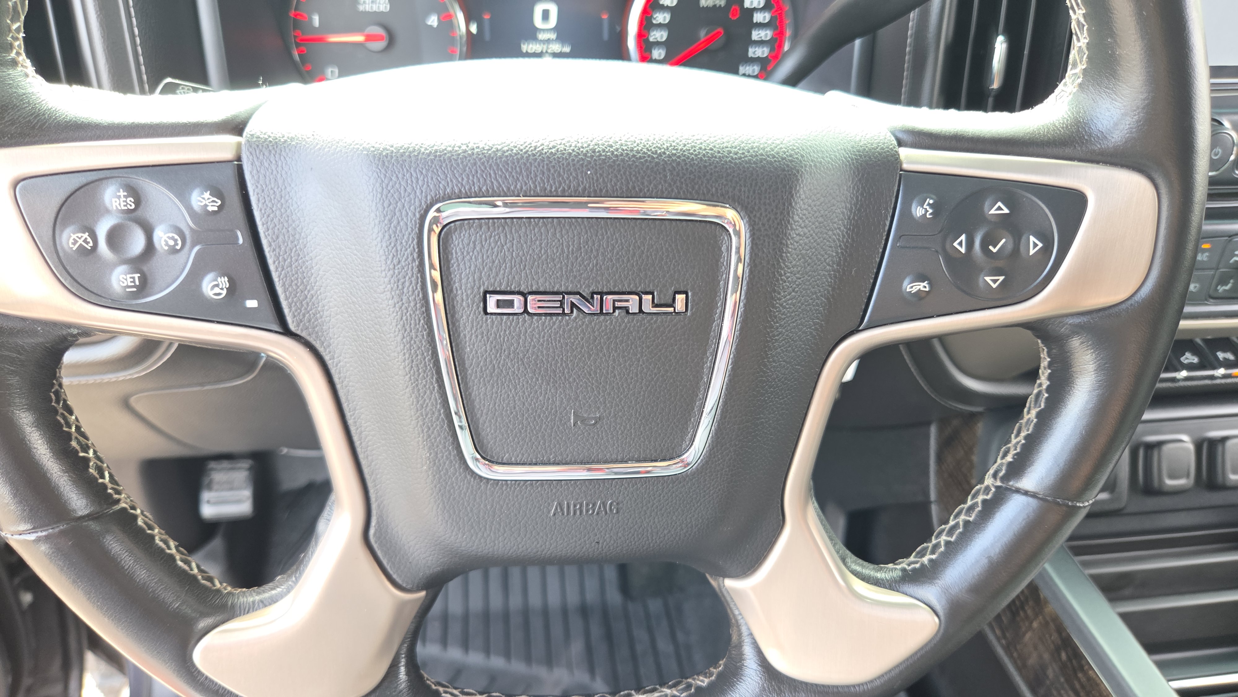 Used 2016 GMC Sierra 2500 Denali w/ Duramax Plus Package AWD/4WD image 24