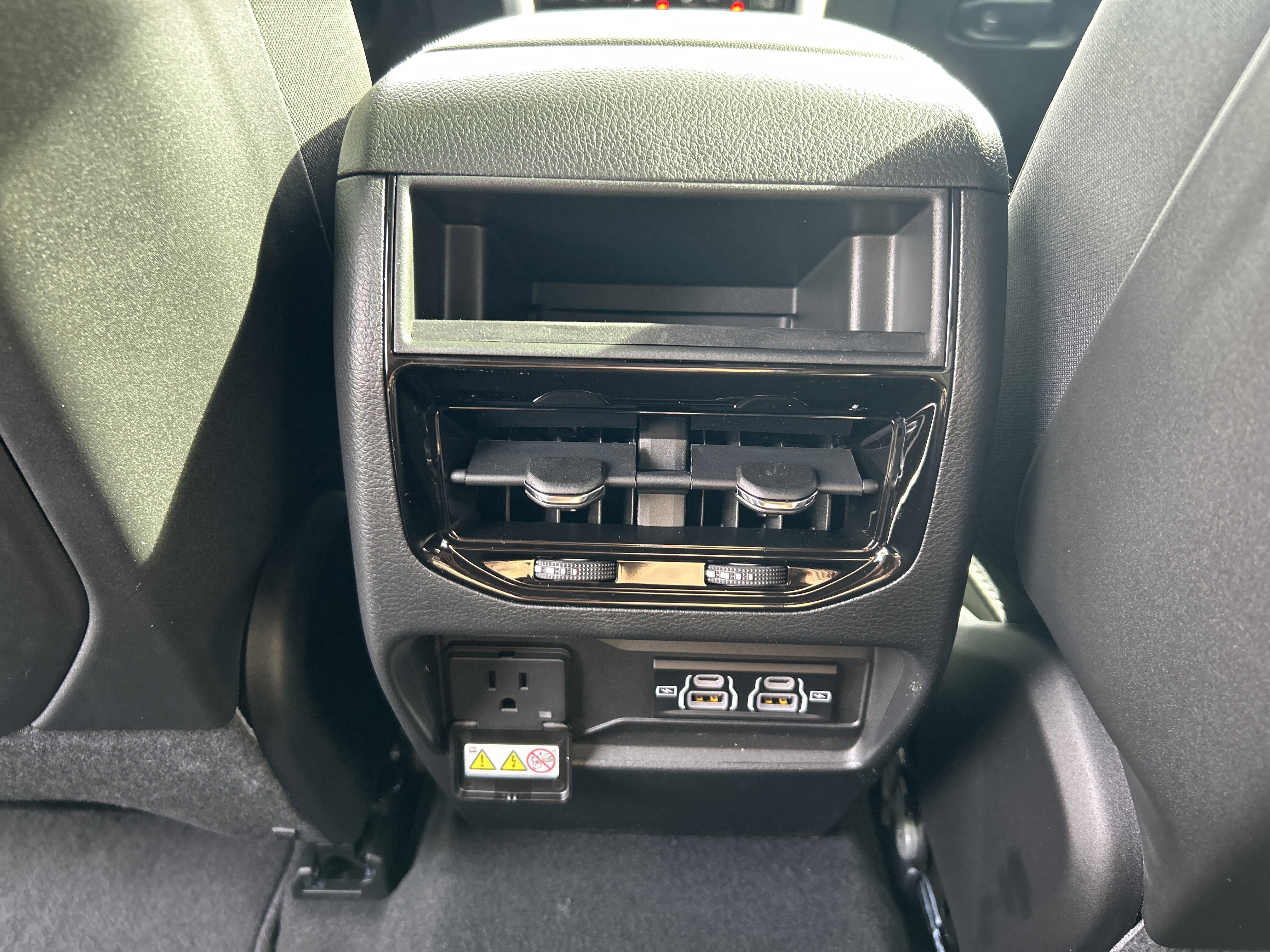 New 2025 Jeep Grand Cherokee Altitude image 36