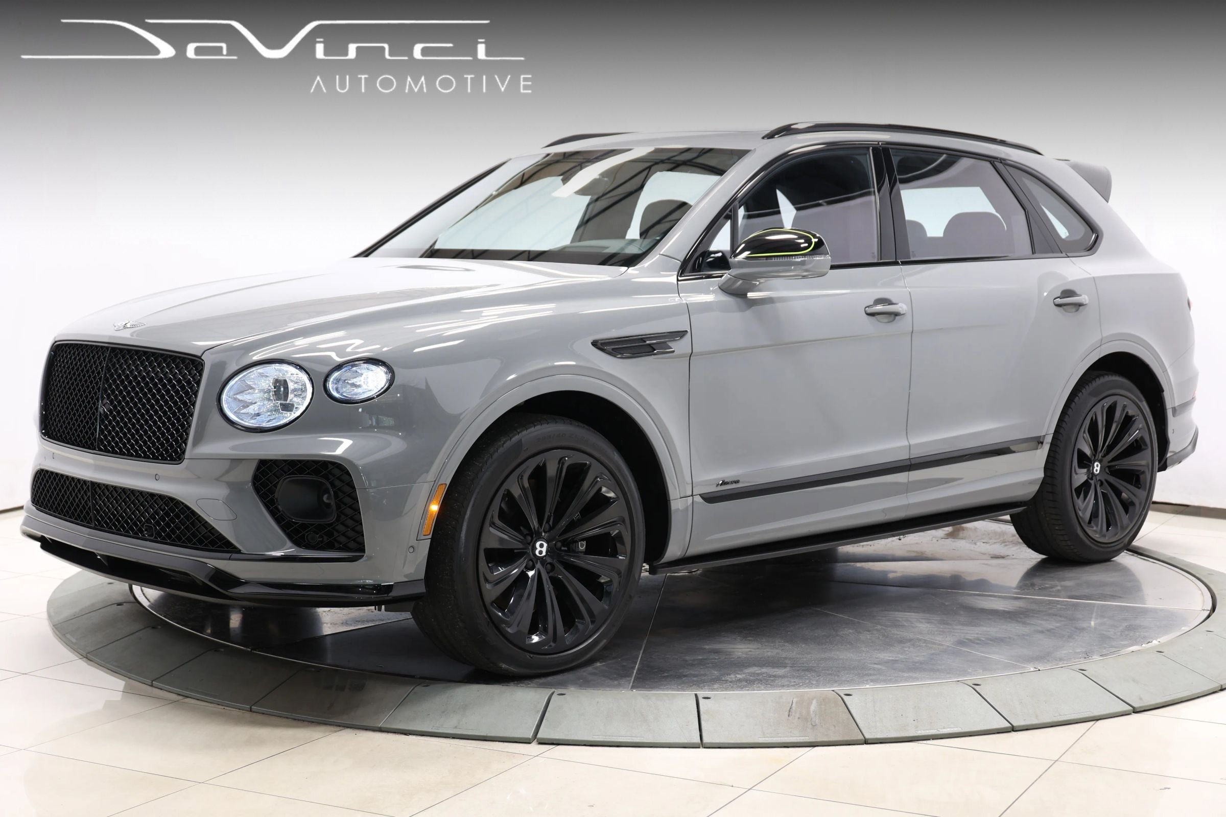 Used 2023 Bentley Bentayga AWD/4WD image 1