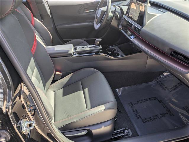 Used 2025 Toyota Prius Plug-In Hybrid image 18