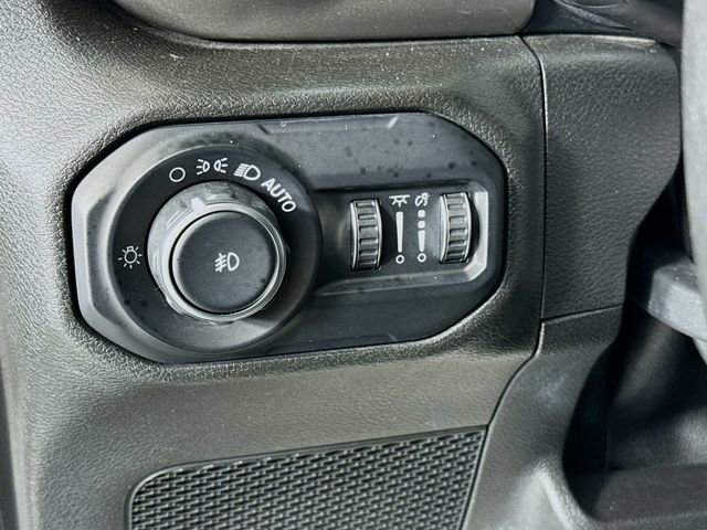 Used 2019 Jeep Wrangler Unlimited Sahara w/ LED Lighting Group image 10