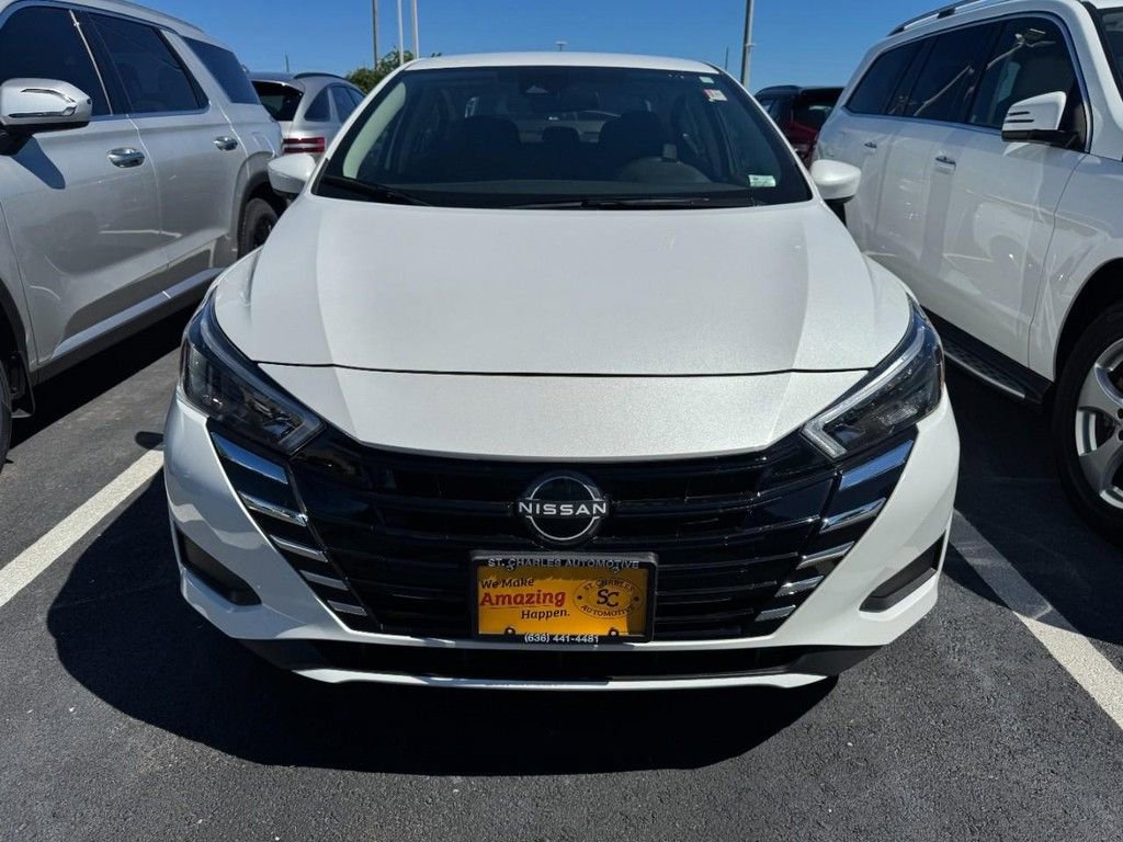 Used 2025 Nissan Versa SV w/ Trunk Package FWD image 2
