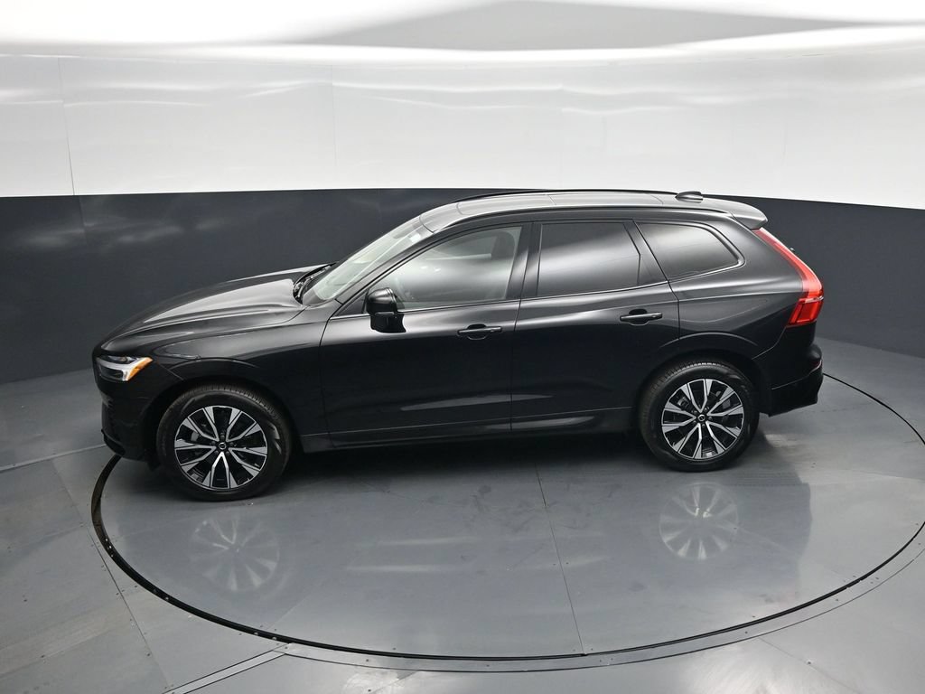 Used 2025 Volvo XC60 B5 Plus AWD/4WD image 45