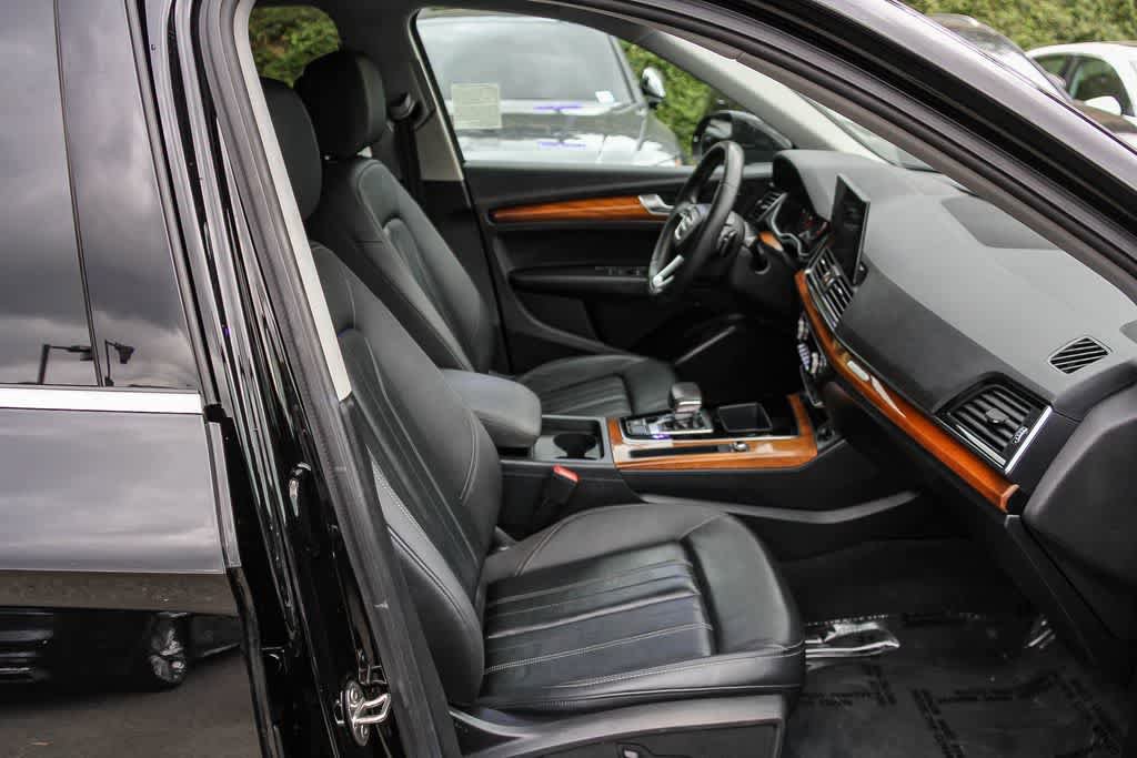 Used 2023 Audi Q5 2.0T Premium w/ Convenience Package image 18