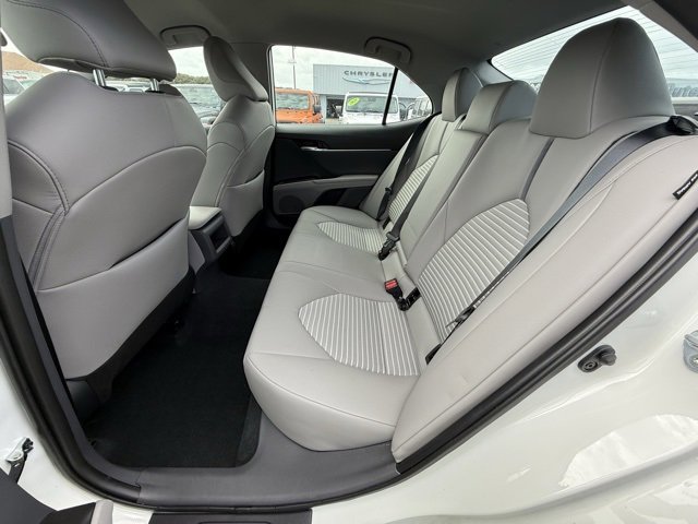 Used 2024 Toyota Camry SE image 10