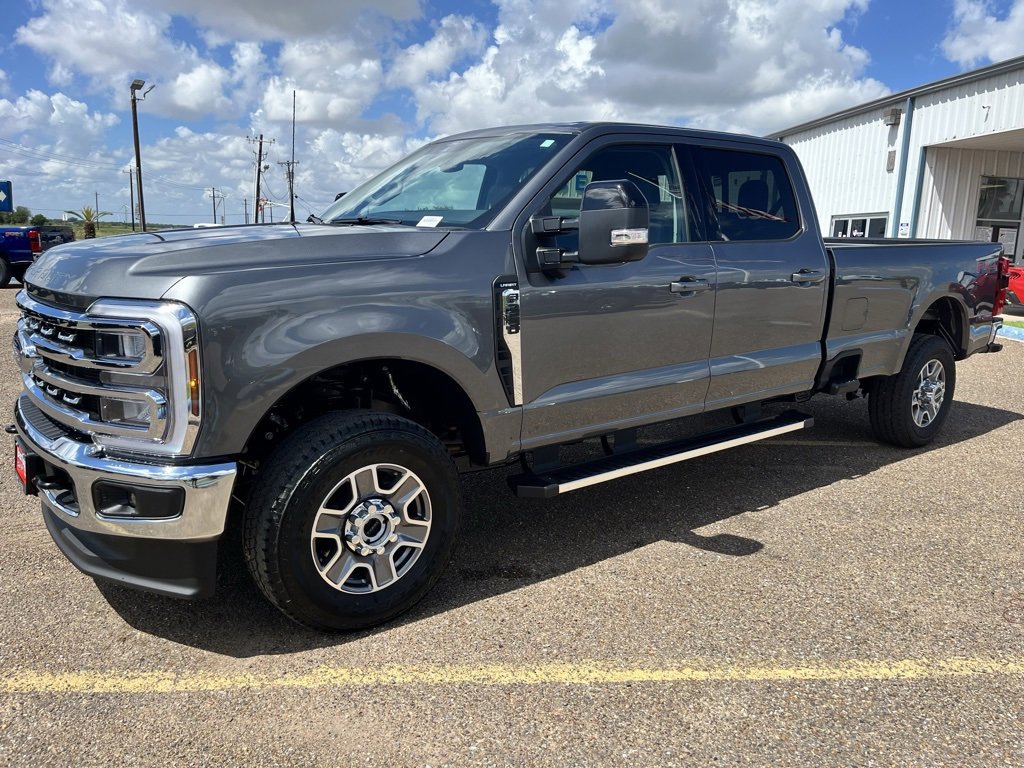 New 2026 Ford F350 4x4 Crew Cab Super Duty image 3