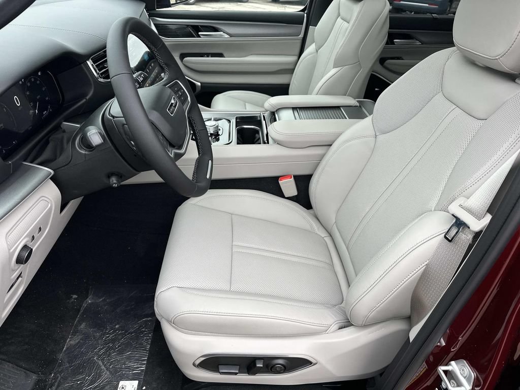 New 2026 Jeep Grand Wagoneer Limited AWD/4WD image 14
