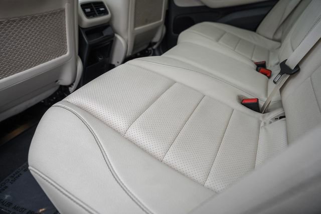 Used 2022 Mercedes-Benz GLE 350 4MATIC w/ AMG Line Exterior image 33