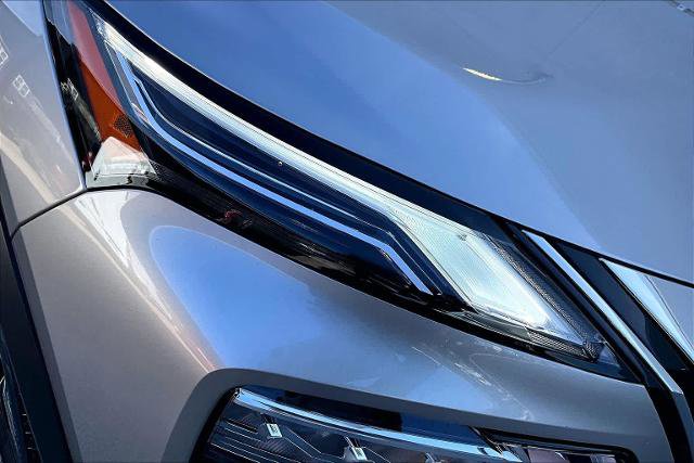 Certified 2022 Nissan Rogue Platinum w/ Head-Up Display Package FWD image 28
