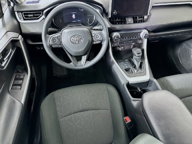 Used 2023 Toyota RAV4 XLE AWD/4WD image 20