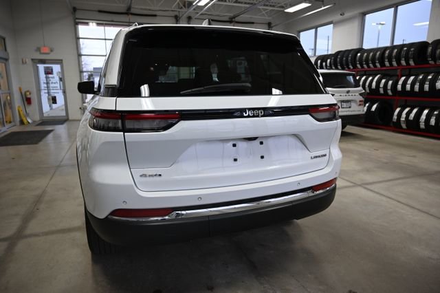 Used 2023 Jeep Grand Cherokee Laredo w/ Luxury Tech Group I AWD/4WD image 7