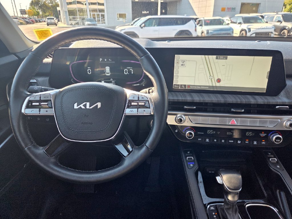 Used 2024 Kia Telluride EX w/ EX Captain's Chair Package AWD/4WD image 13