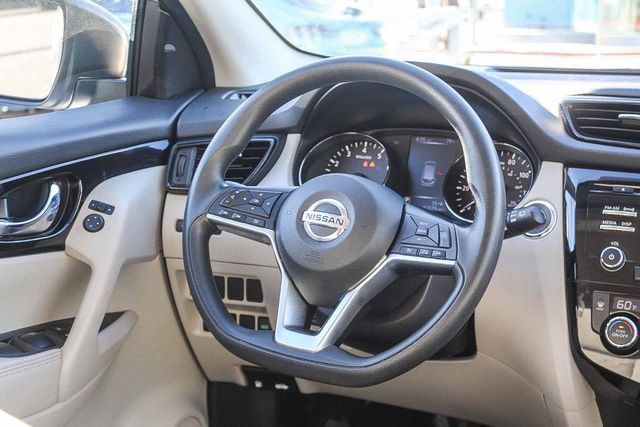 Used 2018 Nissan Rogue Sport SV image 22