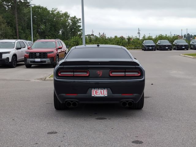 Used 2016 Dodge Challenger R/T Scat Pack w/ Leather Interior Group RWD image 4