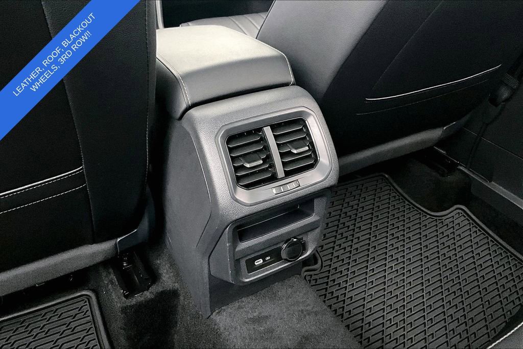 Used 2024 Volkswagen Tiguan SE R-Line FWD image 31