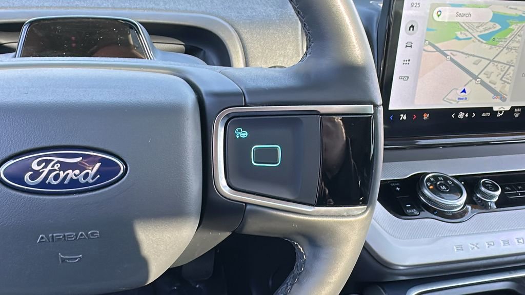 Used 2025 Ford Expedition Active AWD/4WD image 18