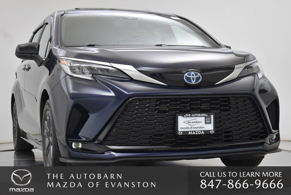 Used 2024 Toyota Sienna XSE AWD/4WD image 11
