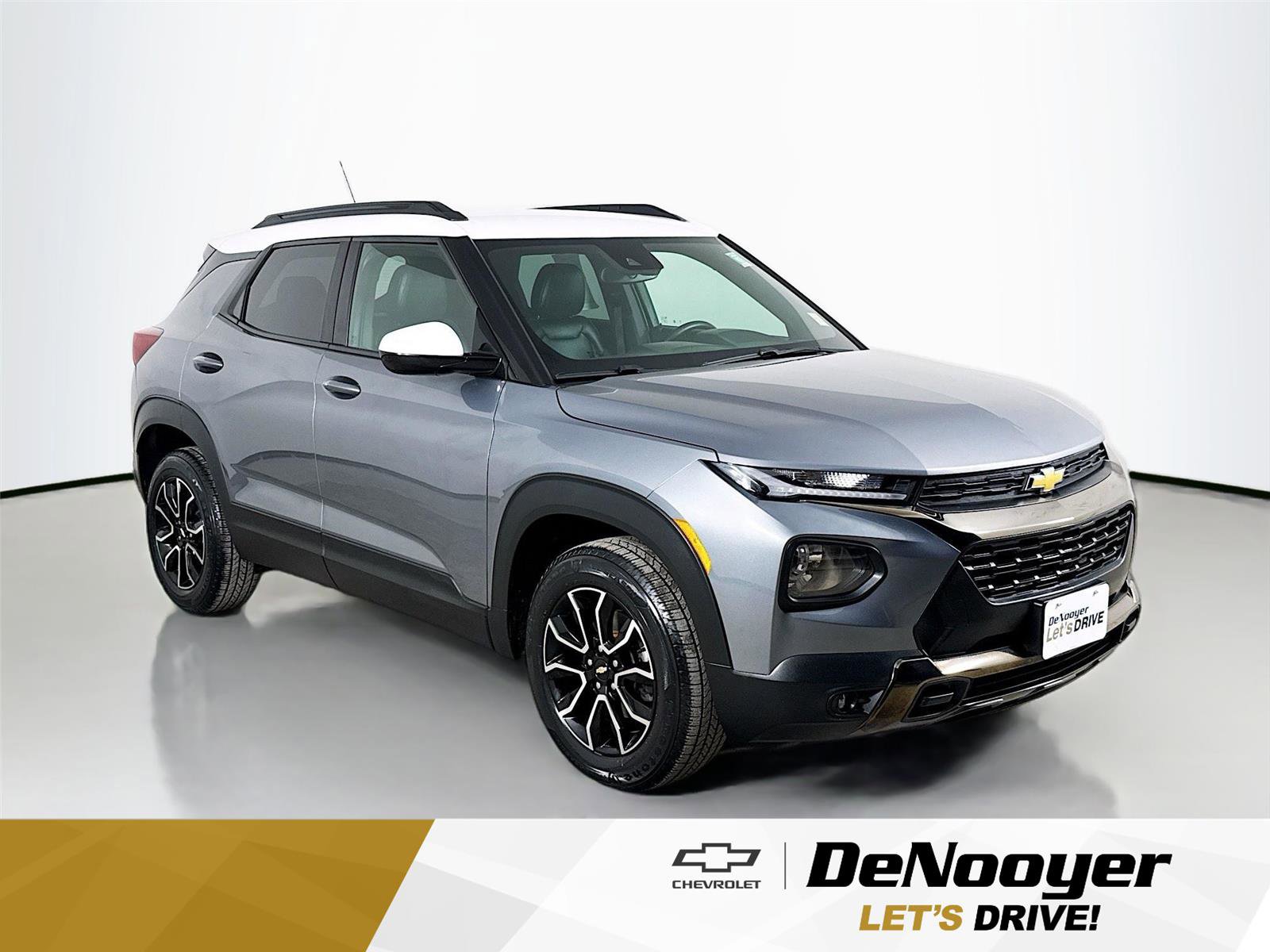 Used 2021 Chevrolet TrailBlazer ACTIV w/ Technology Package AWD/4WD image 1