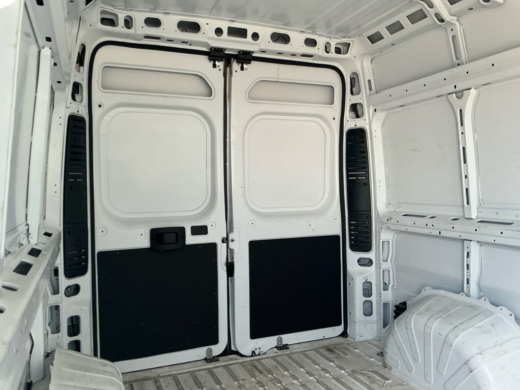 Used 2025 RAM ProMaster 2500 w/ Convenience Group FWD image 17