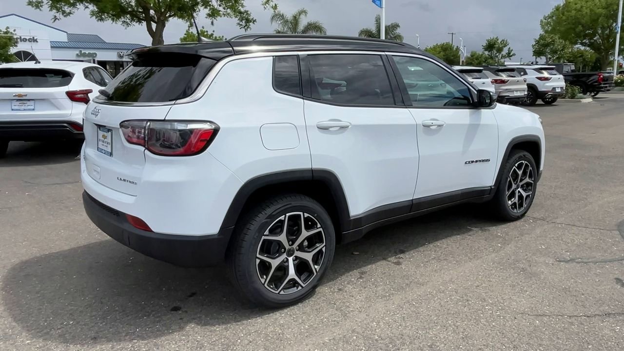 Used 2025 Jeep Compass Limited AWD/4WD image 7
