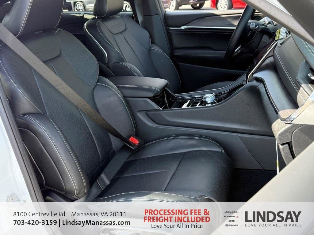 New 2025 Jeep Grand Cherokee Overland w/ Adv Protech Group III AWD/4WD image 17