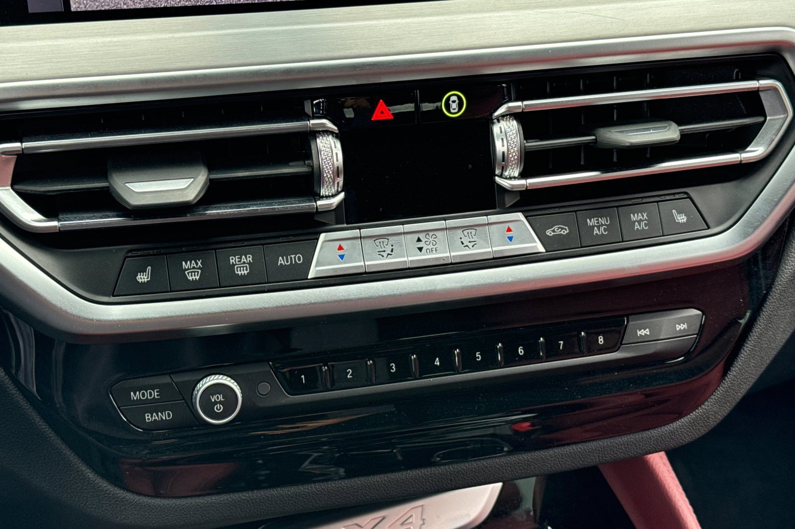 Used 2025 BMW X4 xDrive30i image 24