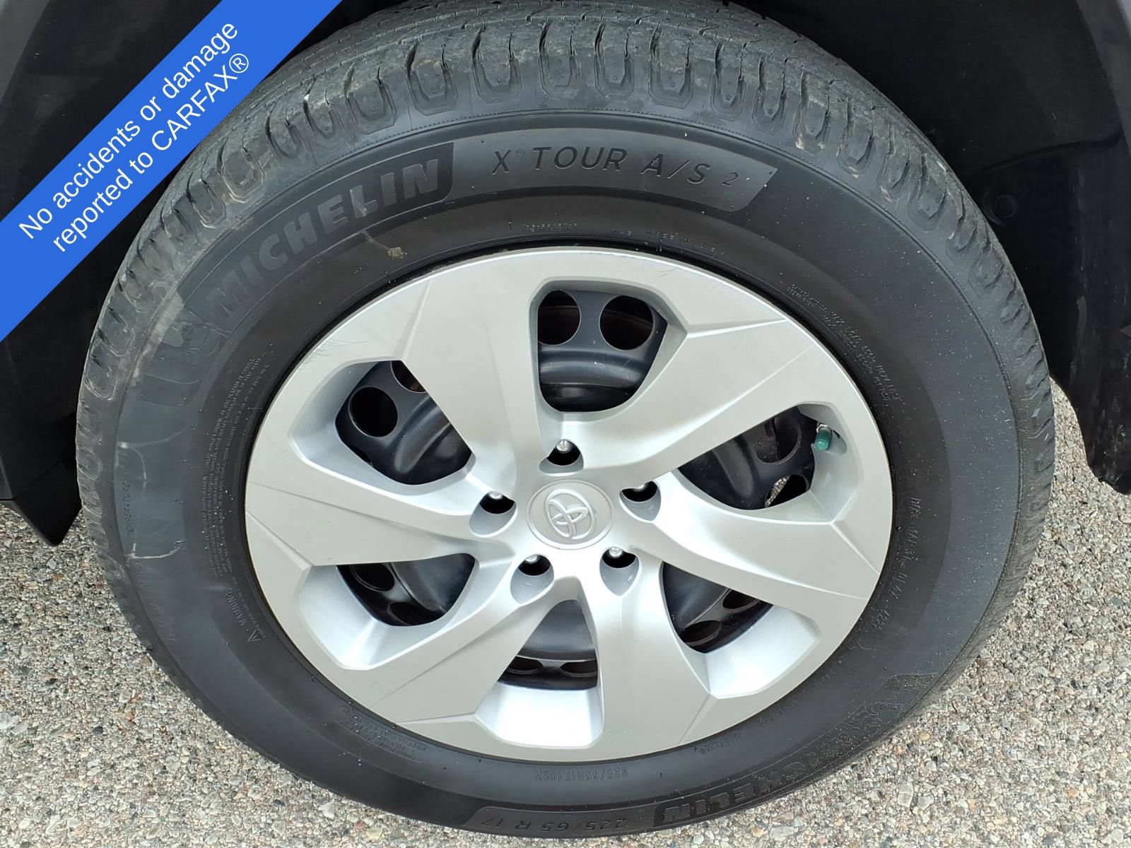 Used 2019 Toyota RAV4 LE AWD/4WD image 10