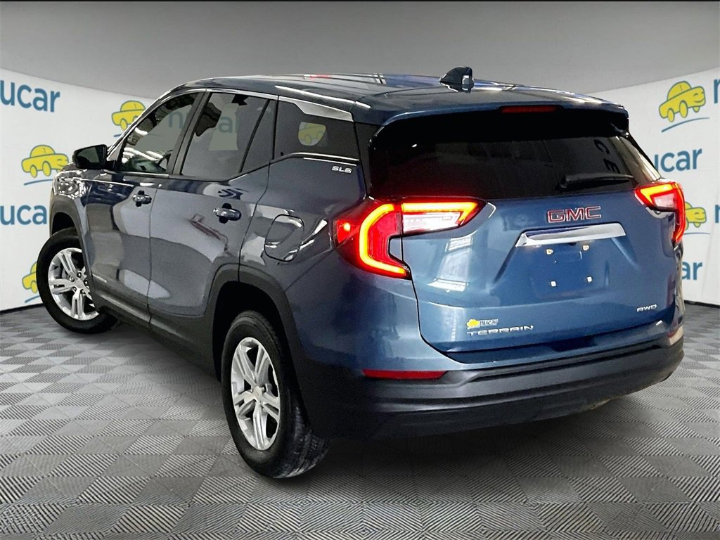Used 2024 GMC Terrain SLE image 4