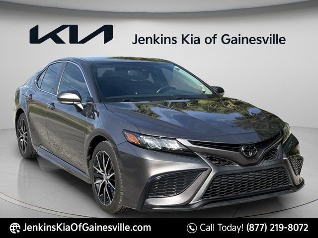 Used 2021 Toyota Camry SE w/ Convenience Package