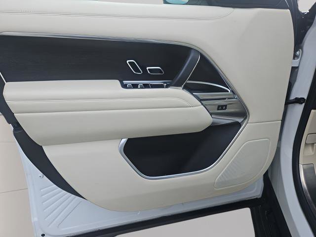 Certified 2023 Land Rover Range Rover SE image 14