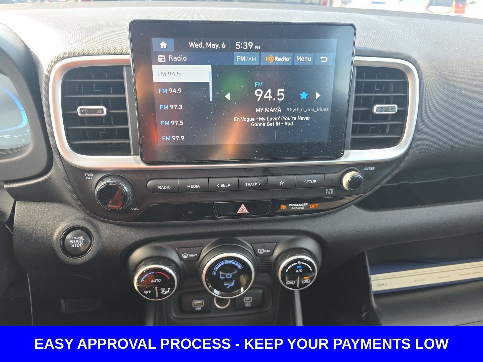 Used 2025 Hyundai Venue SEL FWD image 11