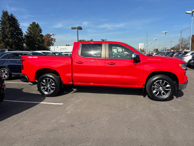Used 2023 Chevrolet Silverado 1500 LT AWD/4WD image 25