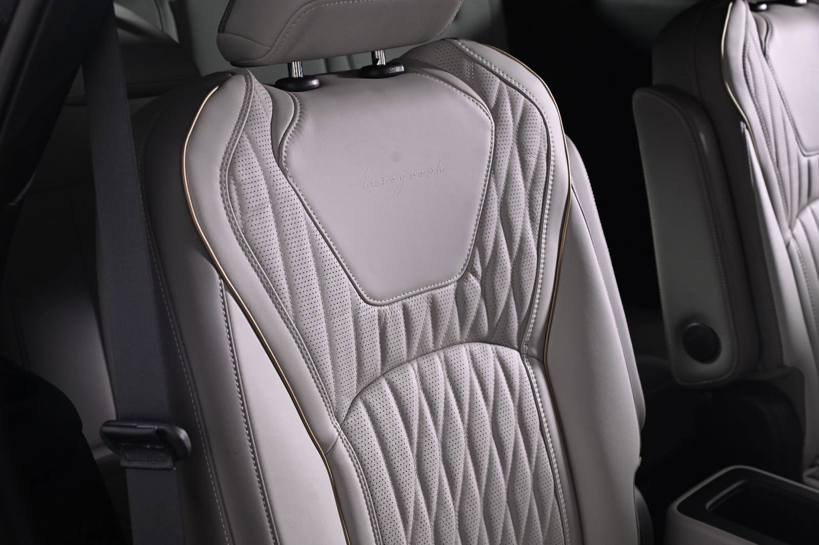 Used 2026 INFINITI QX60 Autograph w/ Dark Cargo Package AWD/4WD image 28