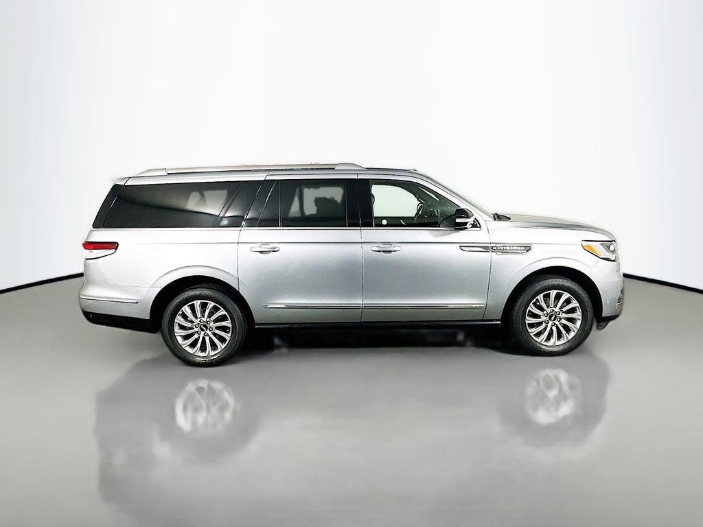 Used 2022 Lincoln Navigator L Standard image 8
