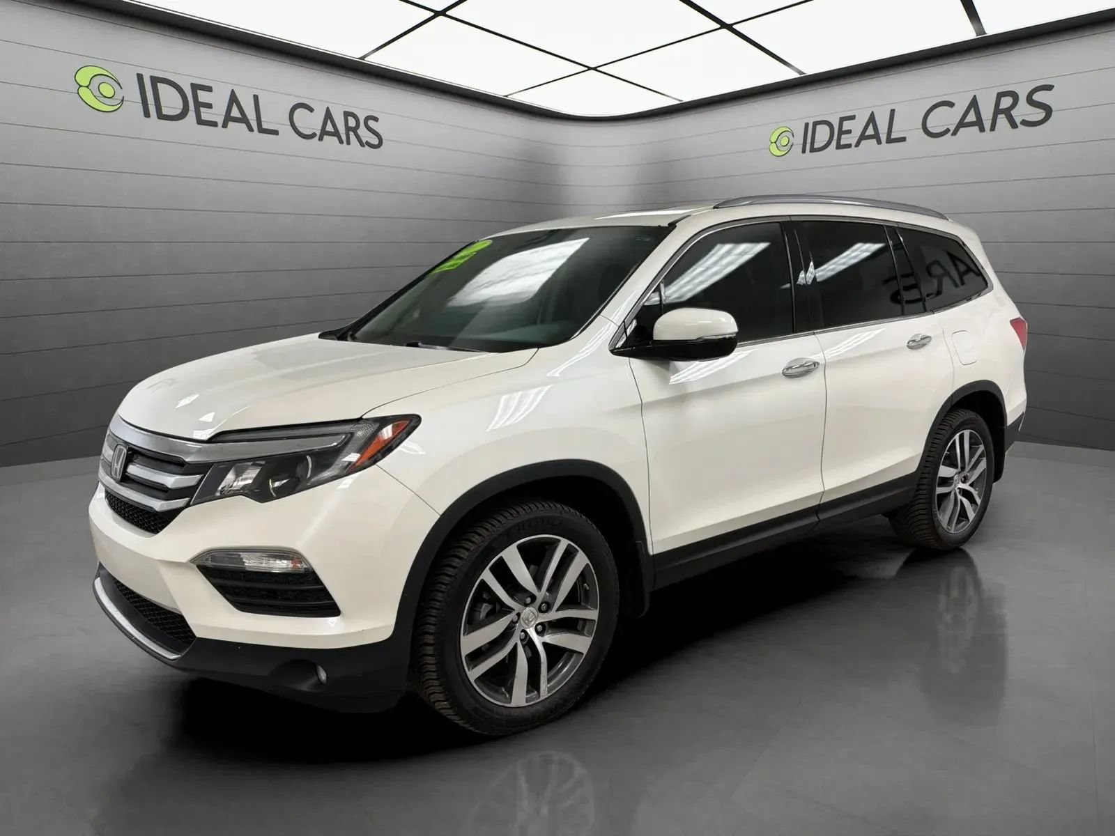 Used 2017 Honda Pilot Elite image 1