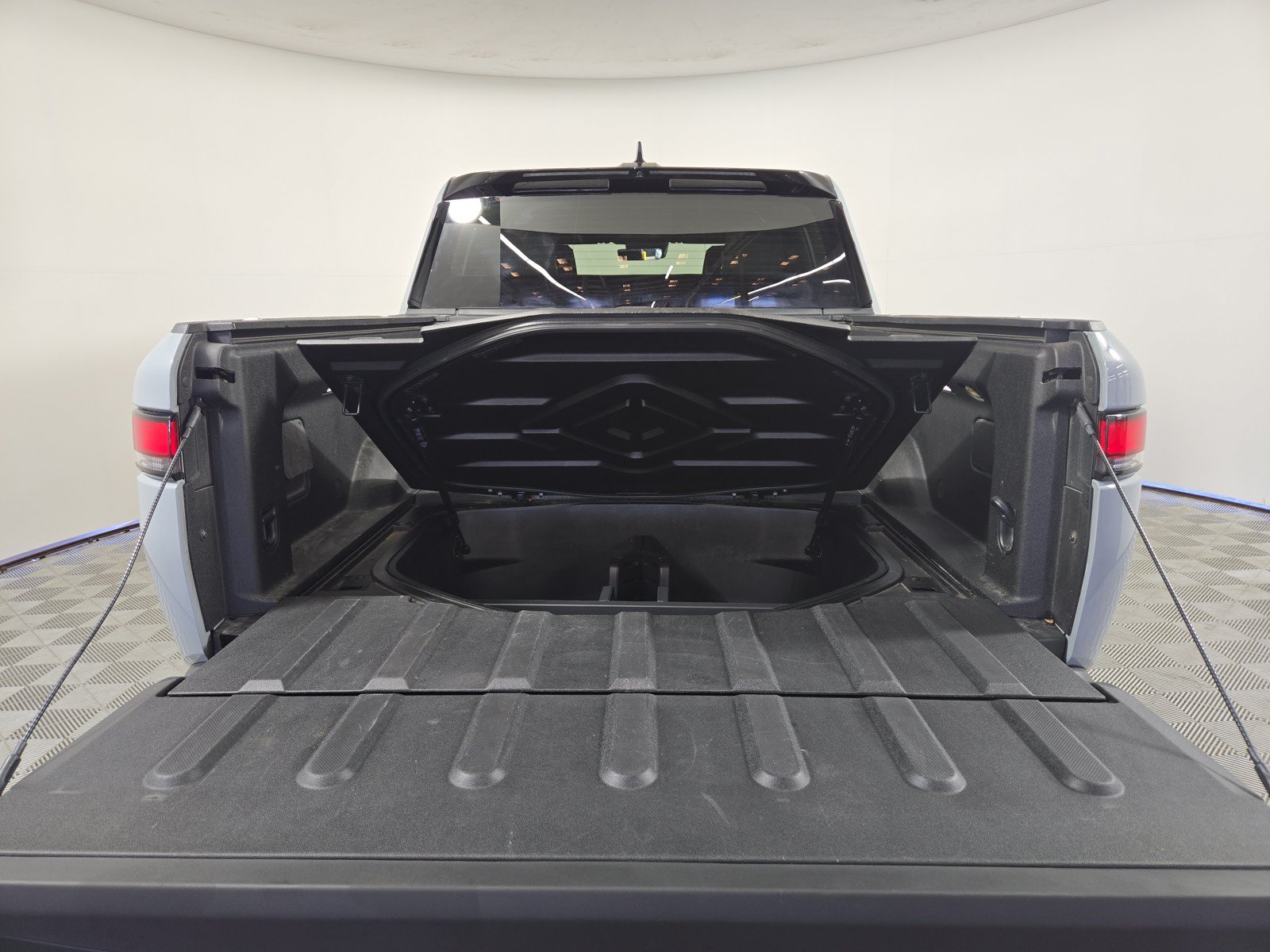 Used 2023 Rivian R1T Adventure AWD/4WD image 15