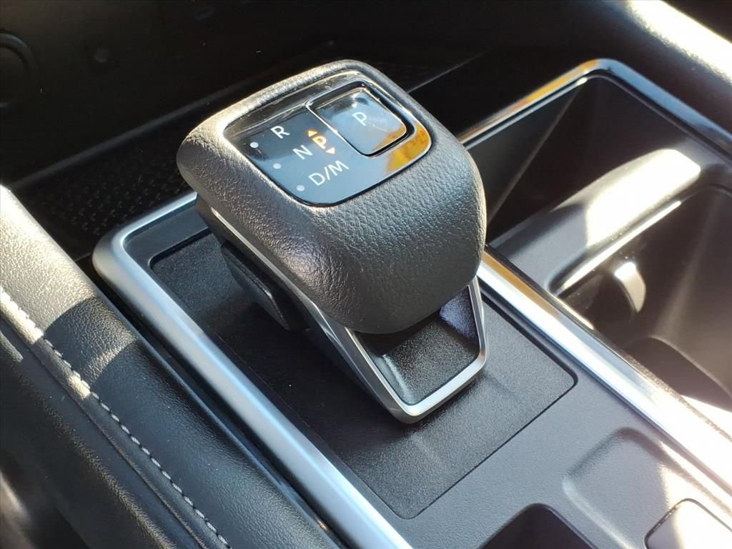 Used 2025 Nissan Pathfinder SL image 18