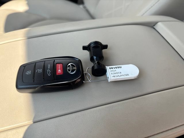 Used 2024 Toyota Highlander Platinum AWD/4WD image 39