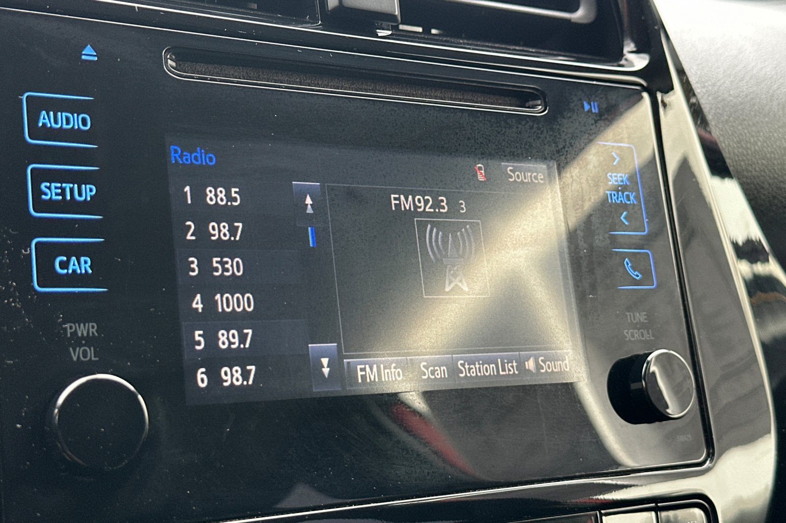 Used 2019 Toyota Prius LE w/ Carpet Mat Package FWD image 19