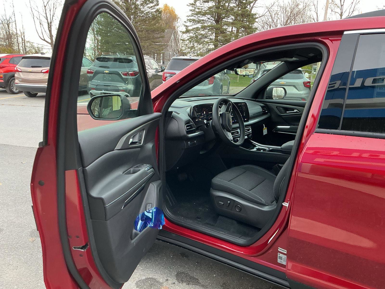 New 2026 Chevrolet Traverse LT image 10