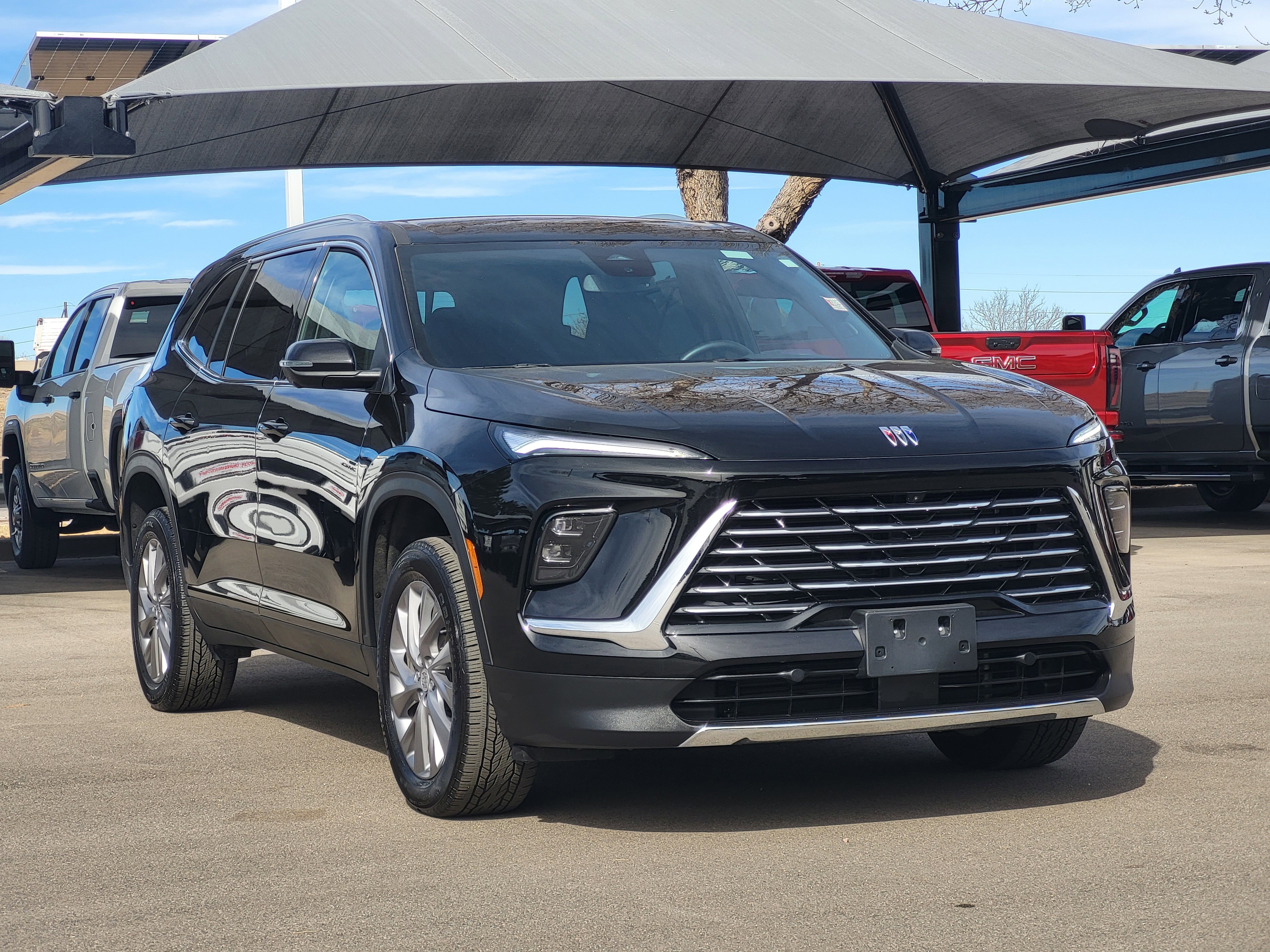 Used 2025 Buick Enclave Preferred image 3