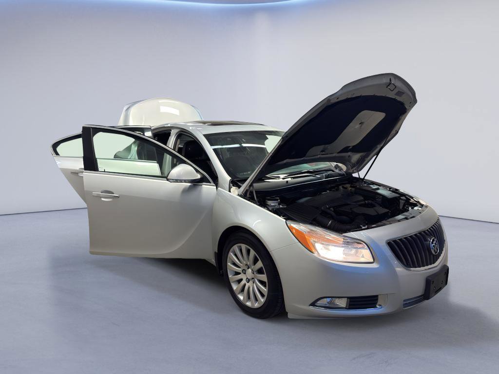 Used 2012 Buick Regal Premium image 7